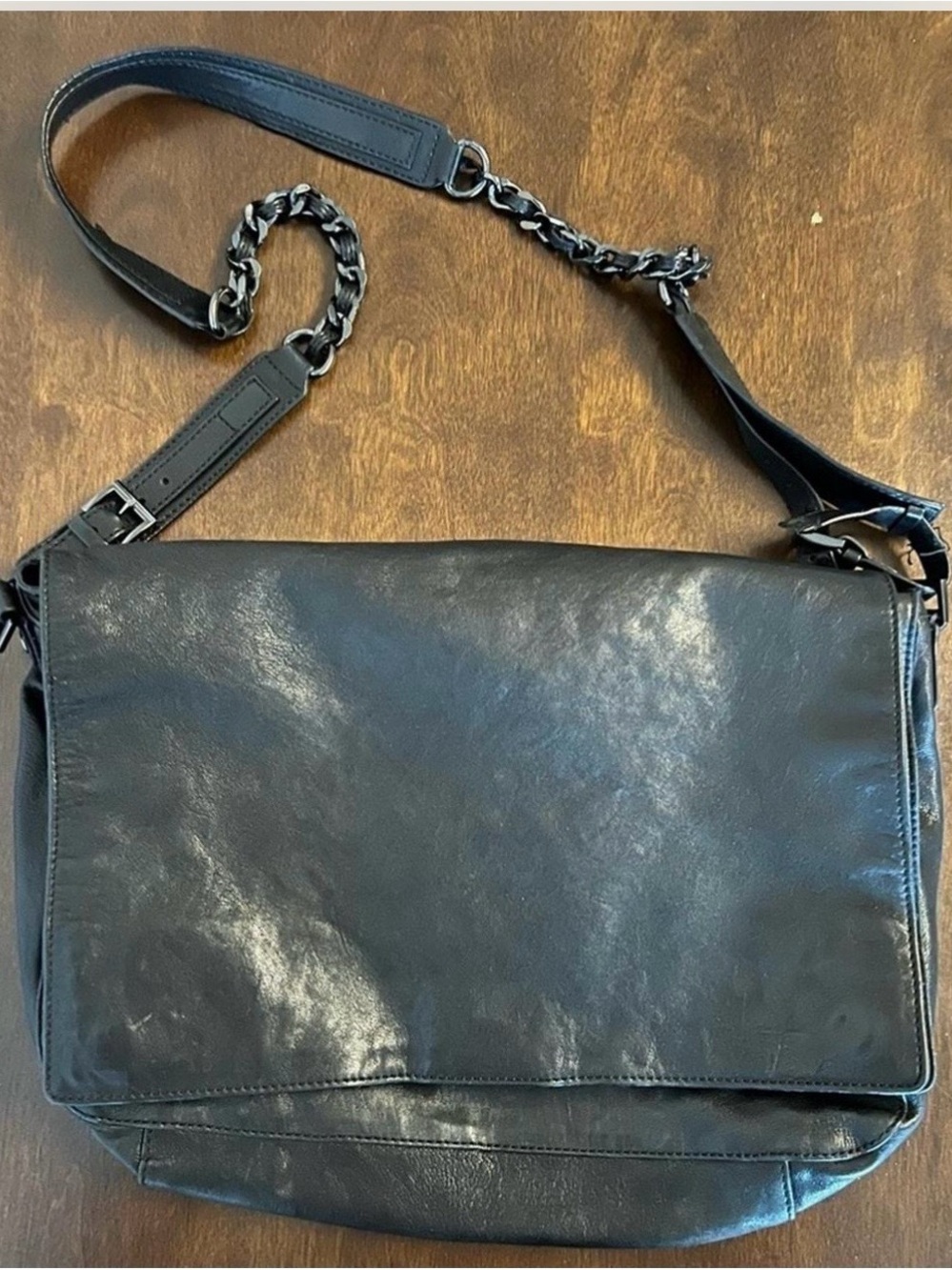 Alice + Olivia Black Leather messenger Bag with Chain Strap